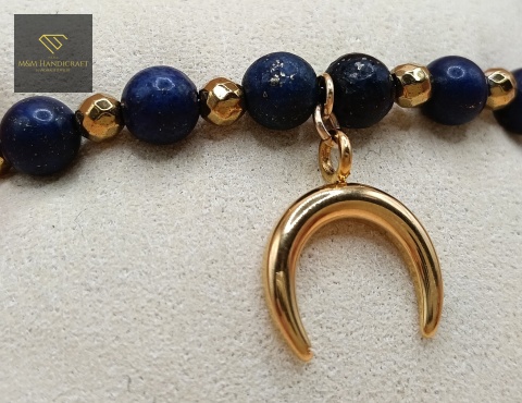 bransoletka-z-kamieni-naturalnych-lapis-lazuli-i-hematyt-zawieszka-róg-obfitości-handmade-na-poduszce