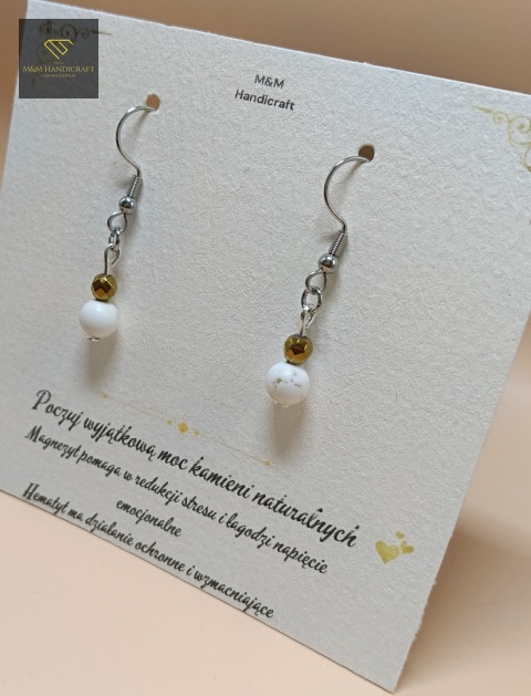 kolczyki-z-naturalnego-magnezytu-i-hematytu-bigle-stal-chirurgiczna-handmade-bok-prawy