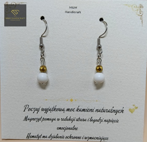 kolczyki-z-naturalnego-magnezytu-i-hematytu-bigle-stal-chirurgiczna-handmade-zbliżenie-na kamienie