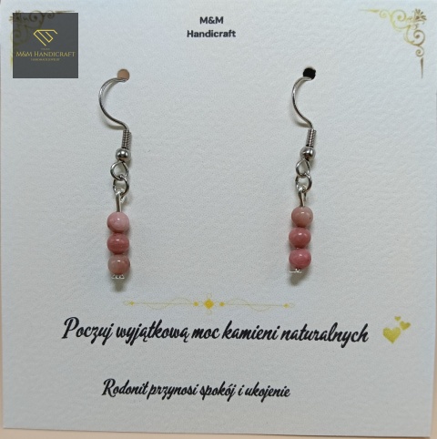 kolczyki-z-kamieni-naturalnych-rodonit-bigle-stal-chirurgiczna-handmade-zbliżenie-na-kamienie