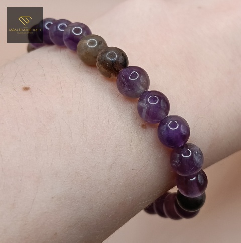 bransoletka-z-kamieni-naturalnych-ametyst-i-rodonit-handmade-na-nadgarstku