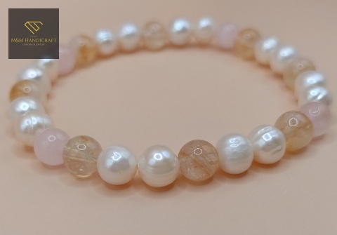 bransoletka-z-kamieni-naturalnych-kwarc-różowy-i-cytryn-i-perły-naturalne-handmade-zbliżenie