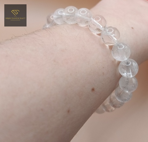 bransoletka-z-kamieni-naturalnych-kryształ-górski-8-mm-handmade-na-nadgarstku
