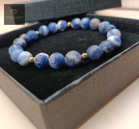 bransoletka-z-kamieni-naturalnych-sodalit-i-hematyt-handmade-w-pudełku-na-biżuterię