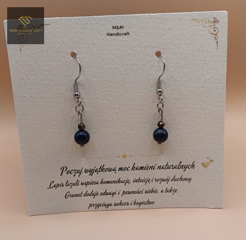 kolczyki-z-kamieni-naturalnych-granat-i-lapis-lazuli-bigle-stal-chirurgiczna-handmade-zbliżenie-na-kamienie