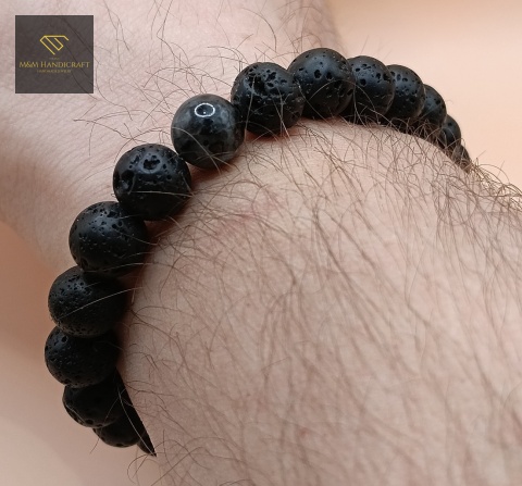 męska-bransoletka-z-kamieni-naturalnych-lawa-wulkaniczna-i-labradoryt-handmade-na-nadgarstku