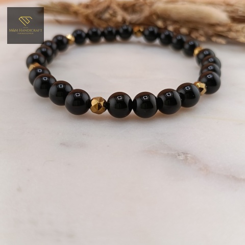 bransoletka-z-kamieni-naturalnych-onyks-handmade-zbliżenie-na-kamienie