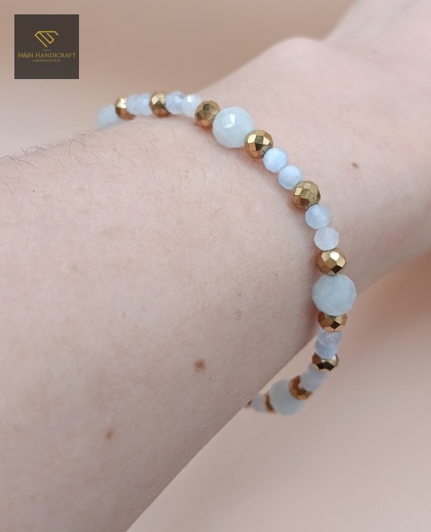 bransoletka-z-kamieni-naturalnych-akwamaryn-fasetowany-i-hematyt-handmade-na-nadgarstku