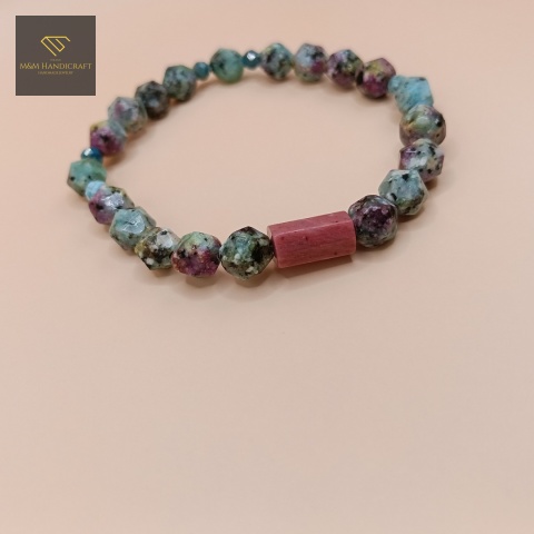 bransoletka-z-kamieni-naturalnych-jaspis-apatyt-i-rodonit-handmade-zbliżenie