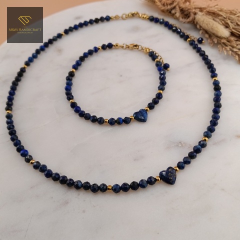 zestaw-biżuterii-z-kamieni-naturalnych-lapis-lazuli-handmade-zbliżenie-na-kamienie