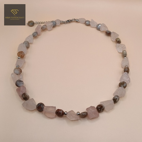 zestaw-biżuterii-z-kamieni-naturalnych-kwarc-różowy-i-jadeit-brązowy-handmade-naszyjnik