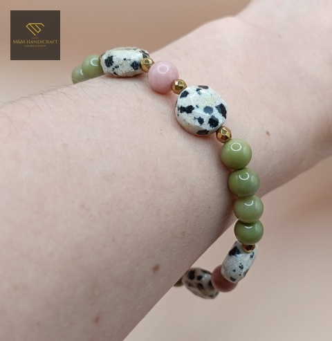 bransoletka-z-kamieni-naturalnych-jaspis-matcha-jaspis-dalmatyński-rodonit-i-hematyt-handmade-na-nadgarstku