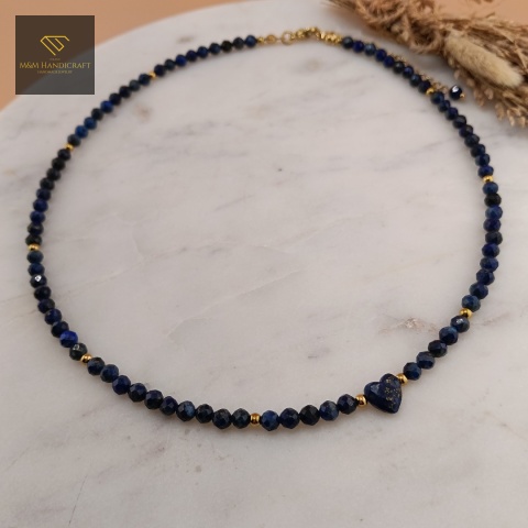 naszyjnik-z-kamieni-naturalnych-lapis-lazuli-handmade-zbliżenie-na-kamienie