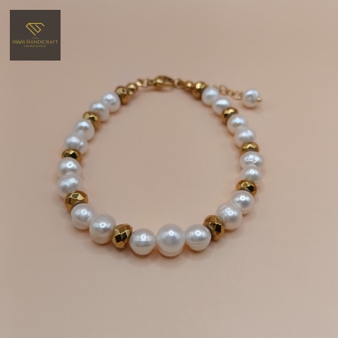 bransoletka-z-pereł-i-kamieni-naturalnych-hematyt-oponka-handmade-rzut-z-góry