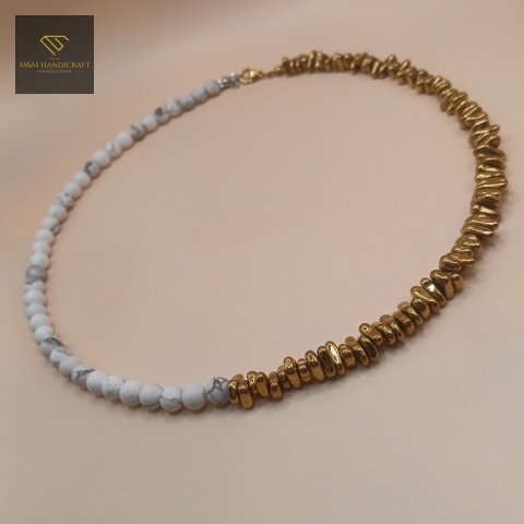 asymetryczny-naszyjnik-z-kamieni-naturalnych-howlit-i-hematyt-handmade