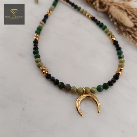 naszyjnik-z-kamieni-naturalnych-szafir-turmalin-jadeit-i-jaspis-handmade-zbliżenie