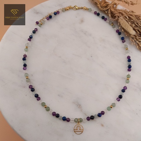 naszyjnik-dla-Wagi-z-kamieni-naturalnych-lapis-lazuli-kryształ-górski-ametyst-awenturyn-akwamaryn-handmade-rzut-z-góry