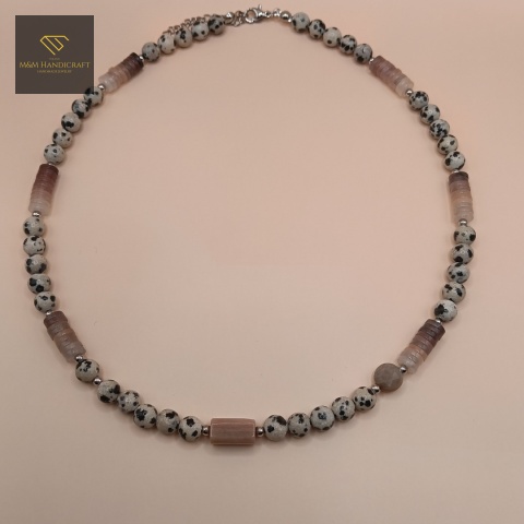 naszyjnik-z-kamieni-naturalnych-jaspis-dalmatyński-rodonit-handmade-rzut-z-góry