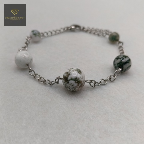 bransoletka-z-kamieni-naturalnych-agat-mszysty-i-stali-chirurgicznej-handmade-zbliżenie-na-kamienie