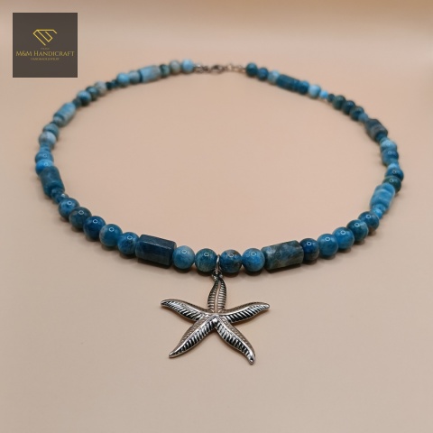 naszyjnik-z-kamieni-naturalnych-apatyt-handmade-zbliżenie-na-kamienie