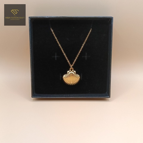 naszyjnik-z-muszelką-stal-chirurgiczna-handmade-w-ozdobnym-pudełku